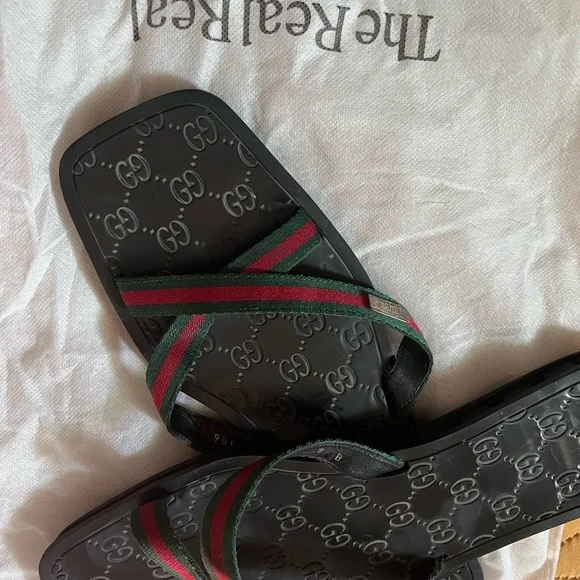 Gucci Black Flip-Flops with Red and Green Straps - Picture 2 of 3